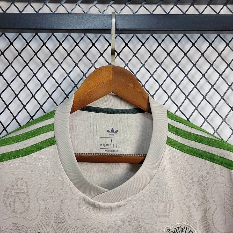 Maillot spécial Oktoberfest Bayern Munich 2025