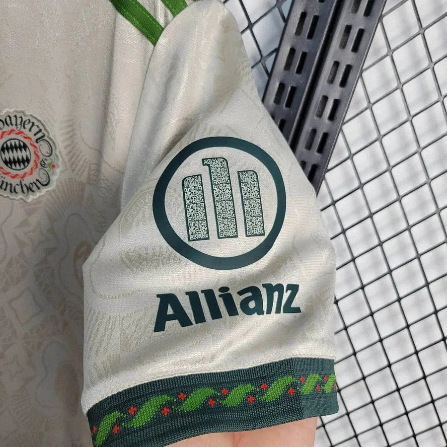 Maillot spécial Oktoberfest Bayern Munich 2025