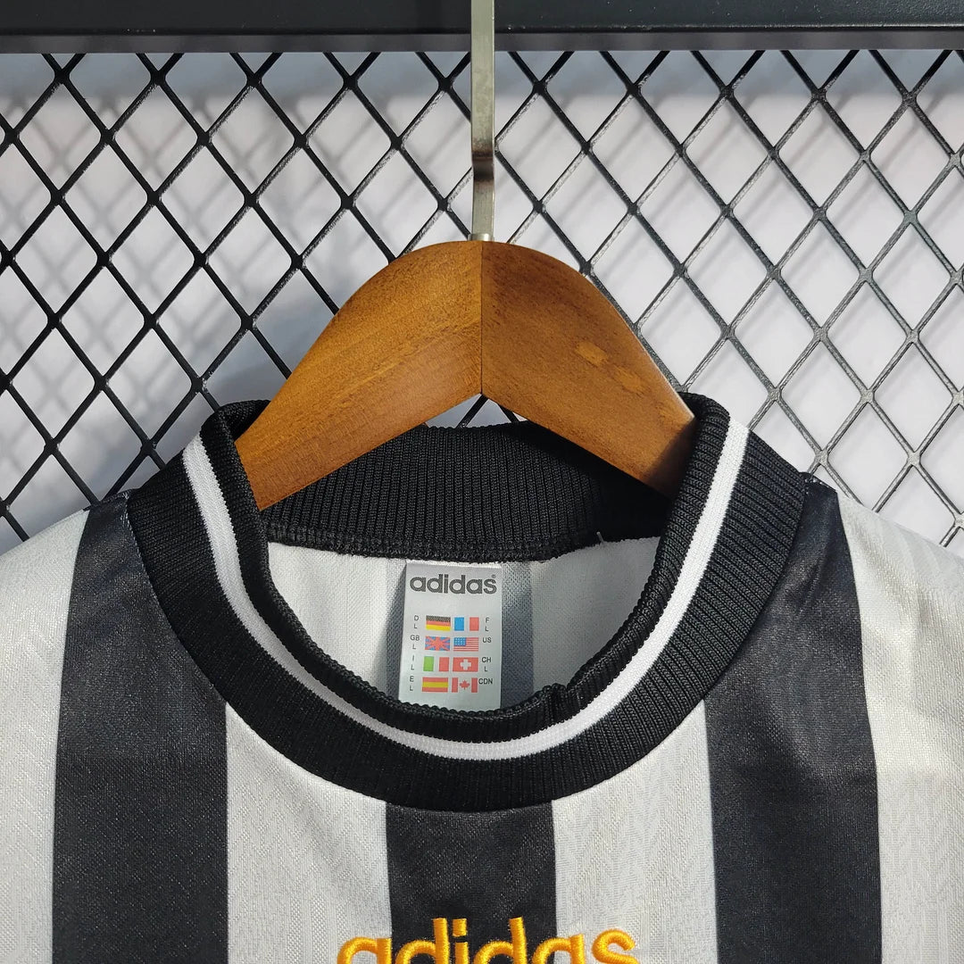 Maillot domicile Newcastle 1995