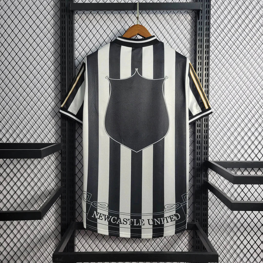 Maillot domicile Newcastle 1995
